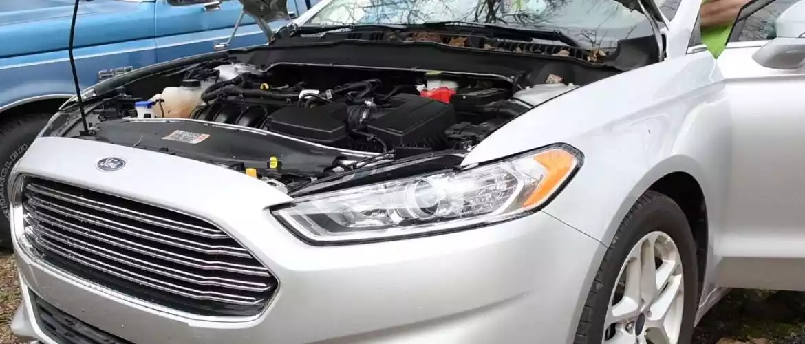  Consejos para el mantenimiento del automóvil ¿Con qué frecuencia debe cambiar el aceite del motor de su Ford?